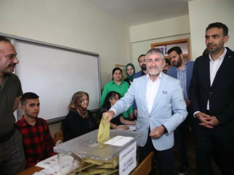 Vətəndaşlar səsvermədə fəallıq göstərirlər - Türkiyəli nazir