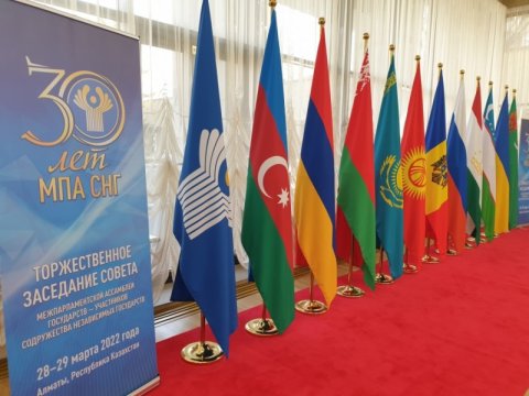 Moldova MDB Parlament Assambleyasını TƏRK EDİR
