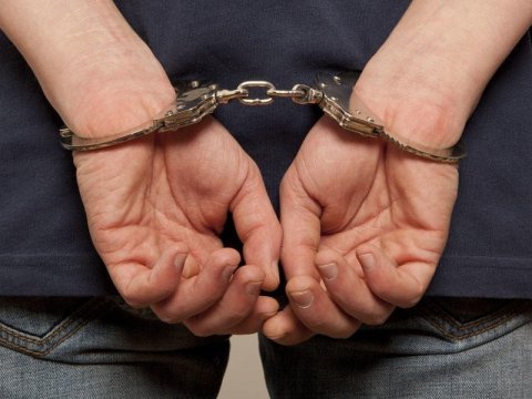 Evlərdən oğurluq edən keçmiş məhkum tutuldu