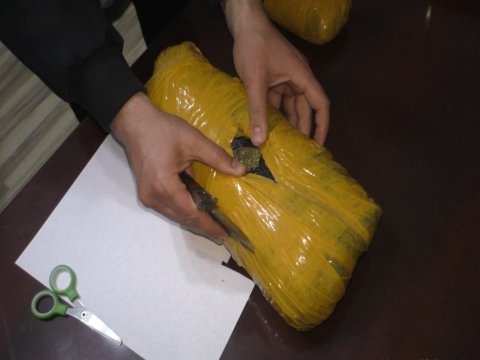 Daha bir narkokuryer tutuldu - FOTO