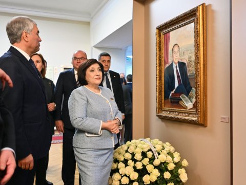 Sahibə Qafarova Ulu Öndərin 100 illiyinə həsr olunan sərgidə - FOTOLAR