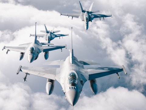 Ukrayna Qərbdən 50-yə yaxın F-16 istəyir