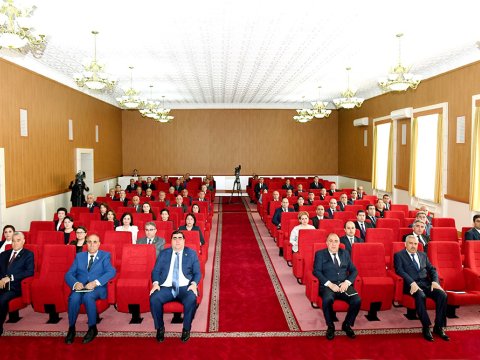 Naxçıvanda deputatların maaşı ARTIRILDI