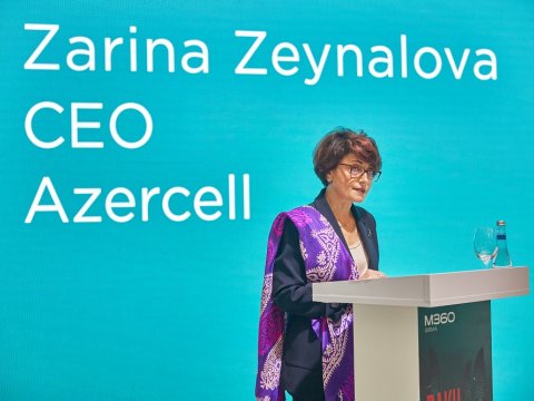 Azercell-in prezidenti mobil operatorlarının rolundan danışdı - FOTO