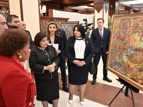 Parlamentdə Heydər Əliyevə həsr olunan sərgi - FOTO