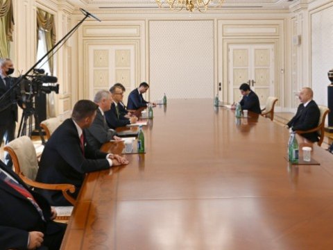 Prezident Slovakiya parlamentinin sədrini qəbul edib