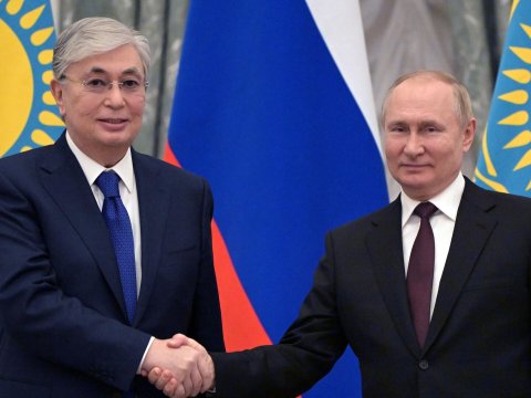 Putin Tokayevin ad gününü təbrik etdi