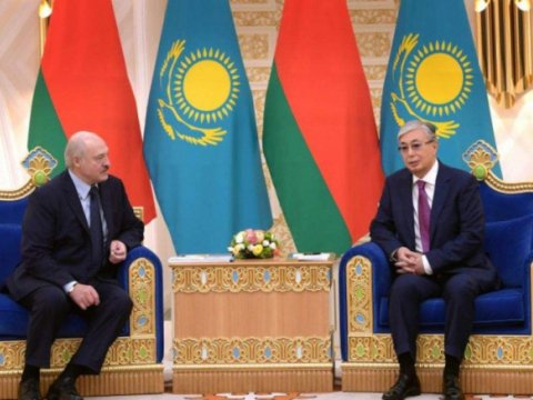 Lukaşenko da Tokayevi 70 yaşı münasibətilə təbrik etdi