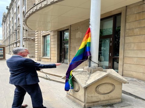 Britaniya səfirindən LGBT+ hüquqlarına DƏSTƏK
