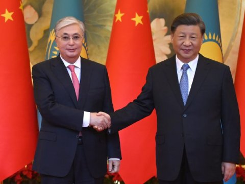 Tsinpin də Tokayevi TƏBRİK ETDİ