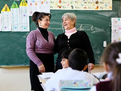 Yaşlı müəllimlər sertifikasiyadan keçməsə, maaşları artmayacaq - RƏSMİ