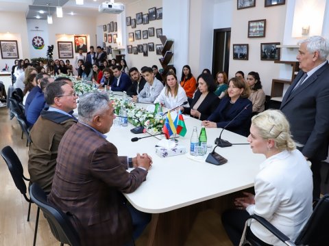 Venesuelalı deputatlar ADU-nun qonağı olublar - FOTOLAR