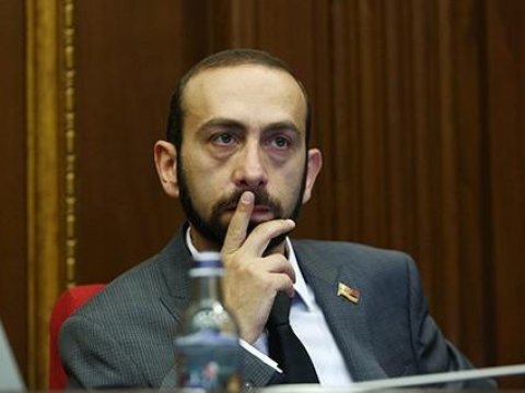 Sülh sazişinin bir sıra maddələri üzrə irəliləyişlər var - Mirzoyan