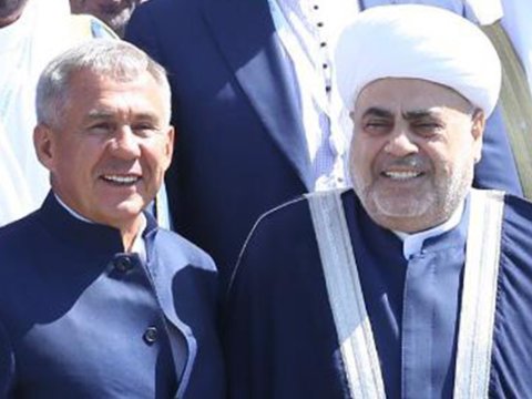 Şeyx Kazanda forumda iştirak edir - FOTO