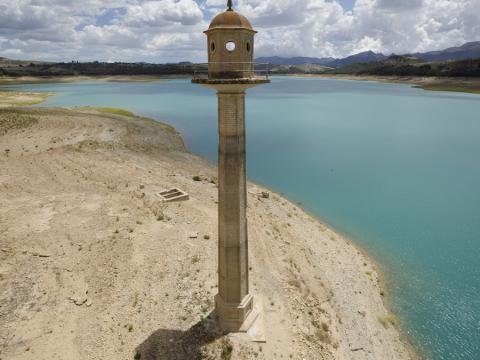 Son 30 ildə dünyadakı böyük göllərin 53 faizi kiçilib