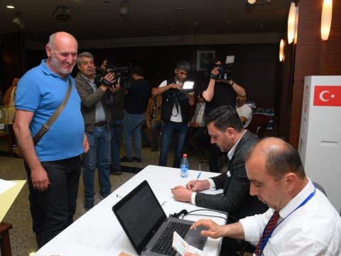 Naxçıvan və Gəncədə də səsvermə KEÇİRİLİR