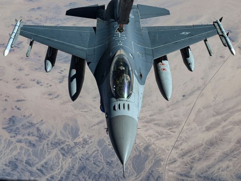 Qərb F-16-larla bağlı qərar verdi