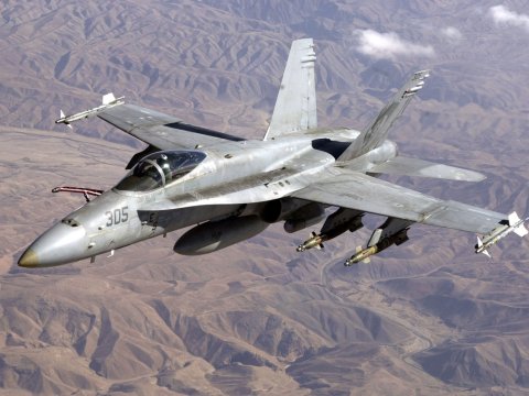F-18 qırıcısı qəzaya uğradı