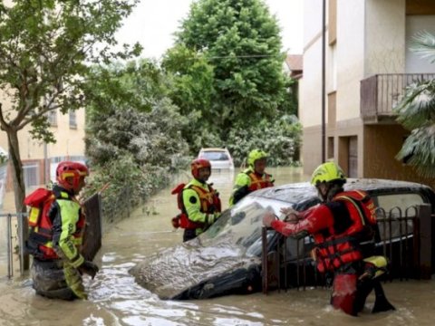 İtaliyada daşqınlar: 36 min nəfər evini tərk edib