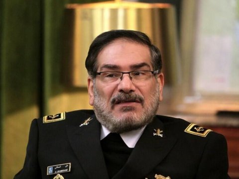 Xameneinin yaxın adamı işdən çıxarıldı