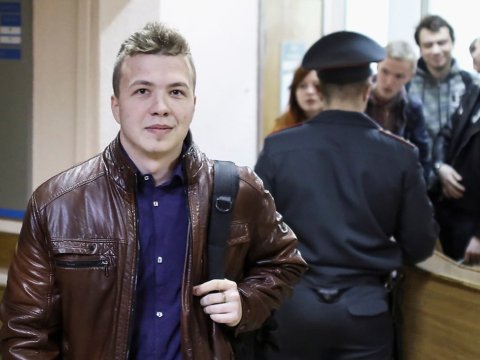 Belarusda həbs edilən məşhur jurnalist əfv edildi