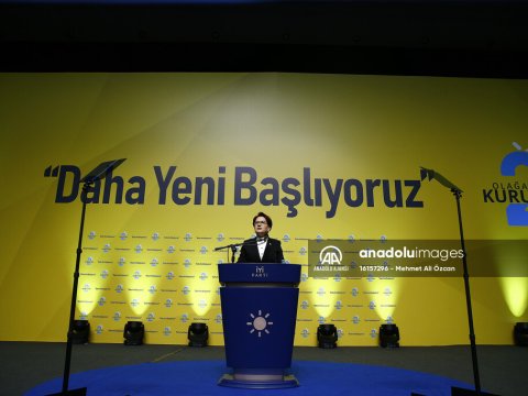 İYİ Partiya qurultaya gedir - Akşener qərar imzaladı (FOTO)