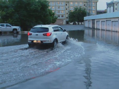 Güclü yağış Naxçıvanda fəsadlar törətdi - FOTO