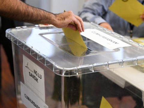 Türkiyə seçkiləri: Xaricdə səs verənlərin sayı 1.4 milyonu keçdi