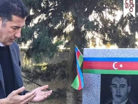 Sinan Oğan Mübariz İbrahimovun məzarı başında
