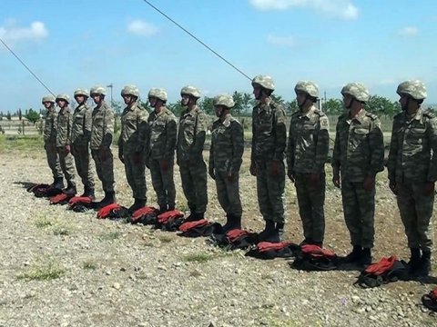 Azərbaycanda komandolar belə hazırlanır - VİDEO