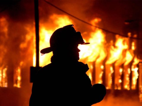 9 otaqlı evdə YANĞIN