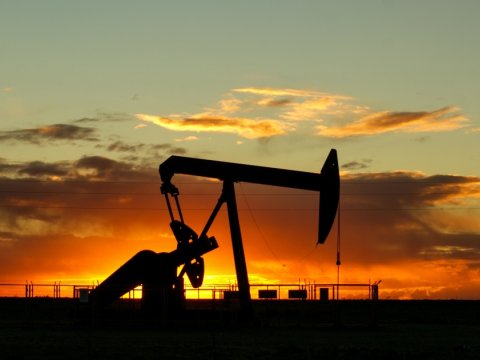 Neftin qiyməti proqnozları üstələyib