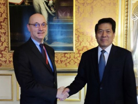 Çin diplomatı Fransa XİN rəsmisi ilə Ukraynanı müzakirə etdi