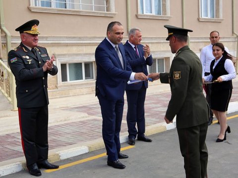 Azərbaycanda 459 hərbçiyə təmirli mənzil verilib