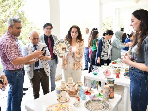 BMU-da xeyriyyə sərgisi təşkil olunub - FOTOLAR