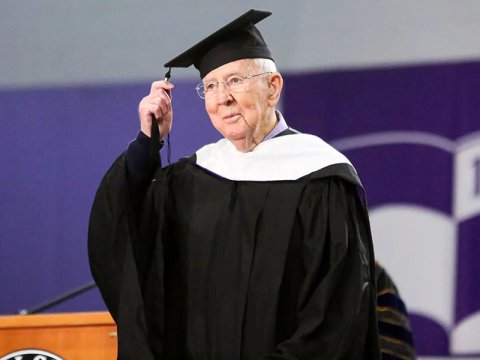 101 yaşlı kişi 78 il sonra diplom aldı