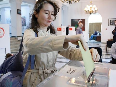 Türkiyə seçkiləri: Xaricdə səs verənlərin sayı ilk tura nisbətən 18% artıb