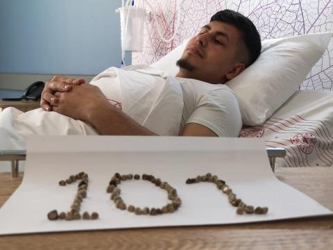 20 yaşlı gəncin böyrəyindən 101 ədəd daş çıxarıldı