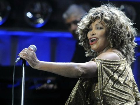 Dünyaşöhrətli müğənni vəfat etdi