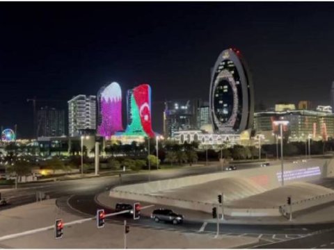 Dünyanın məşhur qüllələri Azərbaycan bayrağına büründü - FOTO