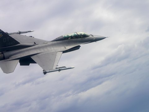 Britaniya ukraynalılara F-16 təlimi keçən ilk ölkə olacaq
