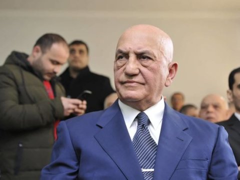 Əli İnsanov hesabat verdi - 0 manat...