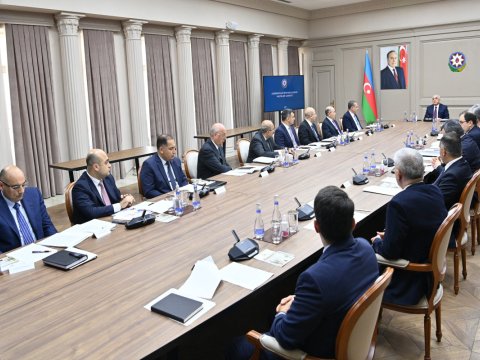 Baş nazir qəzalı binalarla bağlı müşavirə KEÇİRDİ 