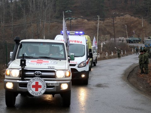 BQXK Xankəndiyə 16 yük maşını yardım APARIB