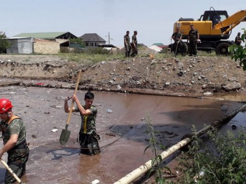 Gəncədə selin fəsadları aradan qaldırılır - VİDEO