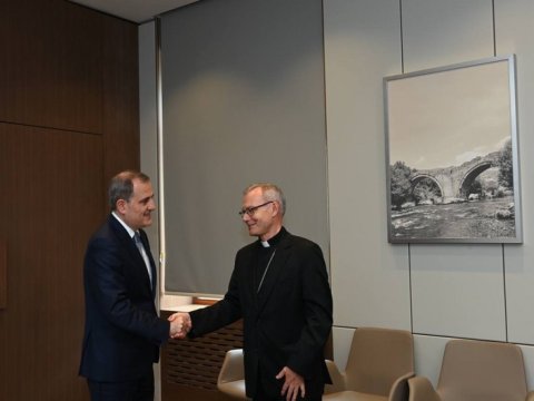 Ceyhun Bayramov arxiyepiskopla danışıqlar apardı