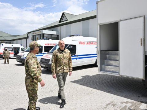 İlham Əliyev Kəlbəcərdə hərbi hospitalın açılışında - FOTOLAR