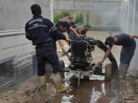 Sədərəkdə yaşayış evlərini su basdı