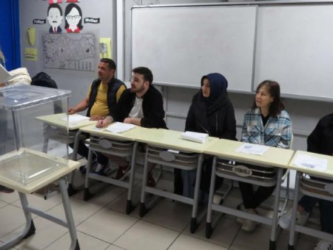 Türkiyədə məntəqə sədrləri seçki andı içdi