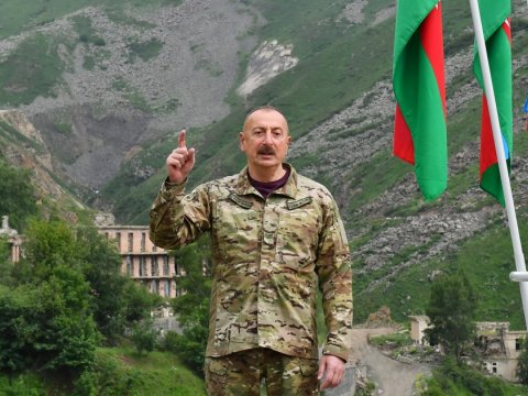 Qarabağa və əks istiqamətə hərəkət tam nəzarət altındadır - Prezident